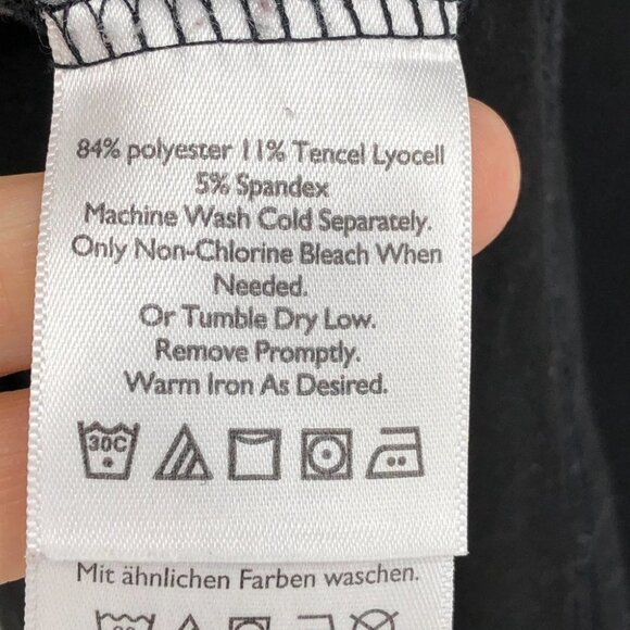 Eddie Bauer Black Sleeveless 1/4 Button Top Size M - Picture 7 of 16